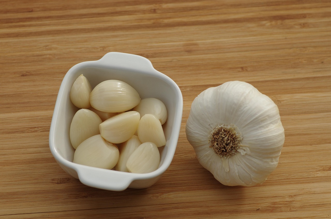 Buying Garlic Oil: The Complete Quality and Sourcing Guide